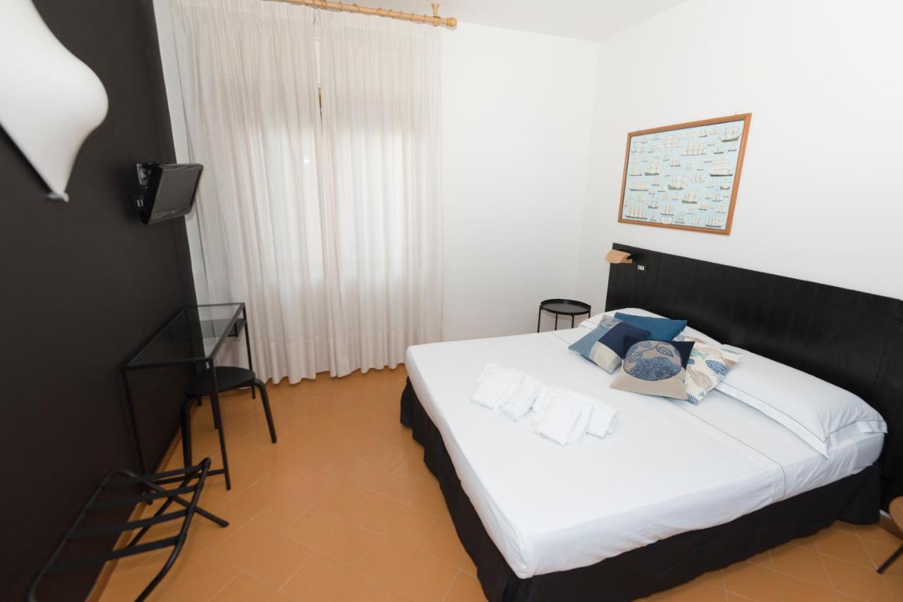 Mami Sabaudia Hotel 外观 照片