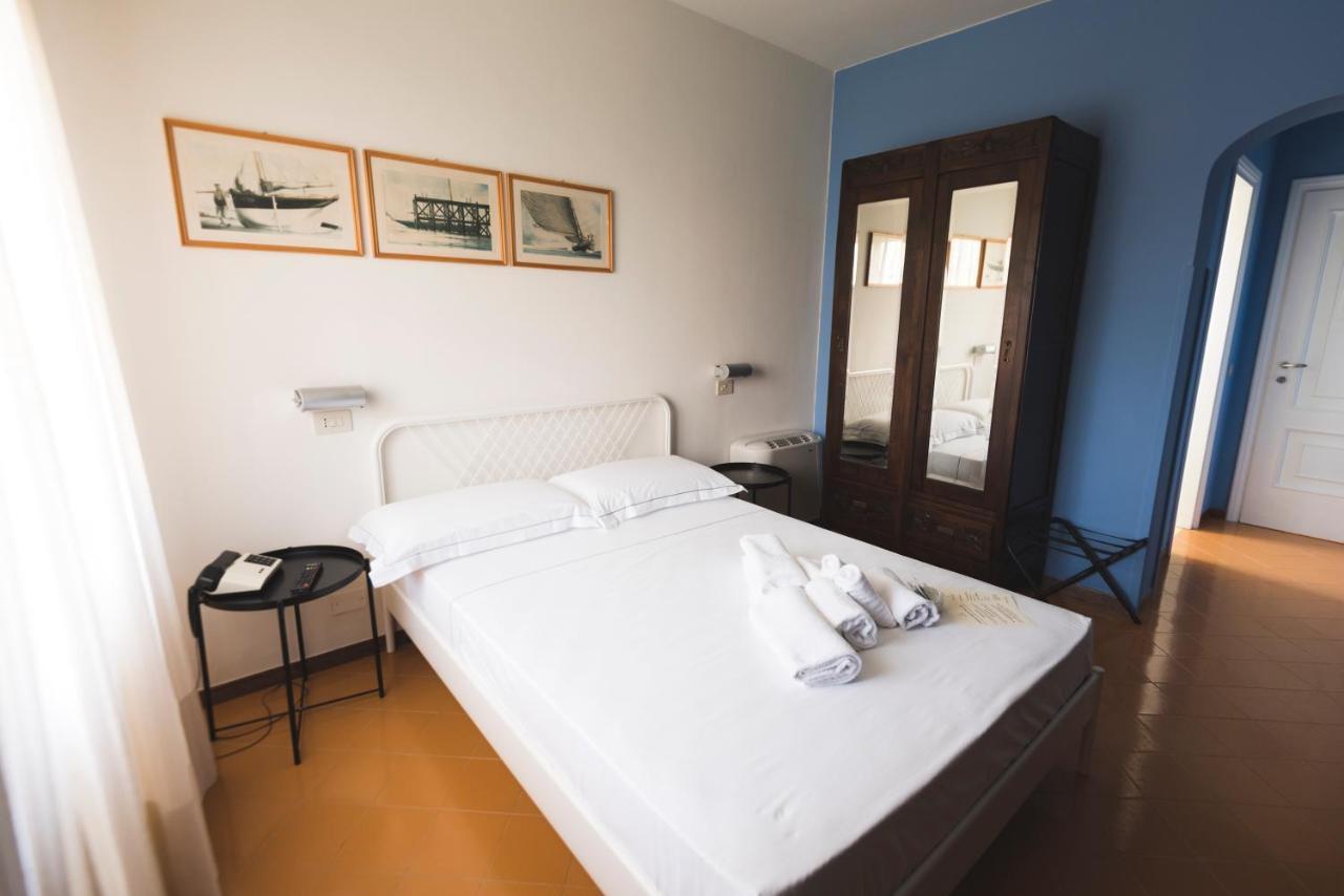 Mami Sabaudia Hotel 外观 照片
