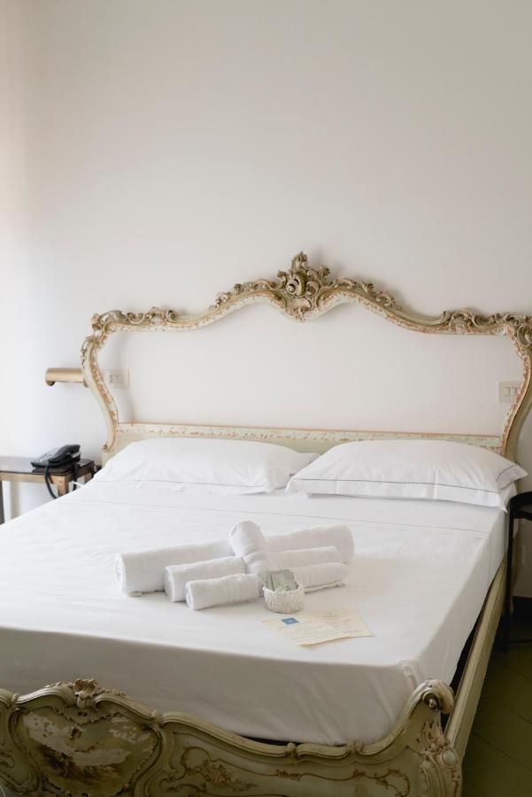Mami Sabaudia Hotel 外观 照片