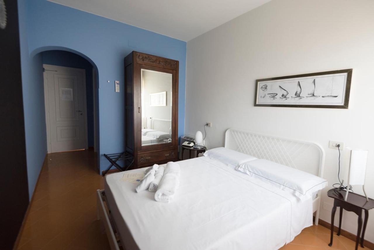 Mami Sabaudia Hotel 外观 照片