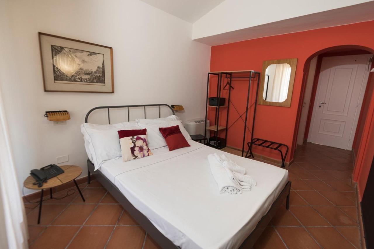 Mami Sabaudia Hotel 外观 照片