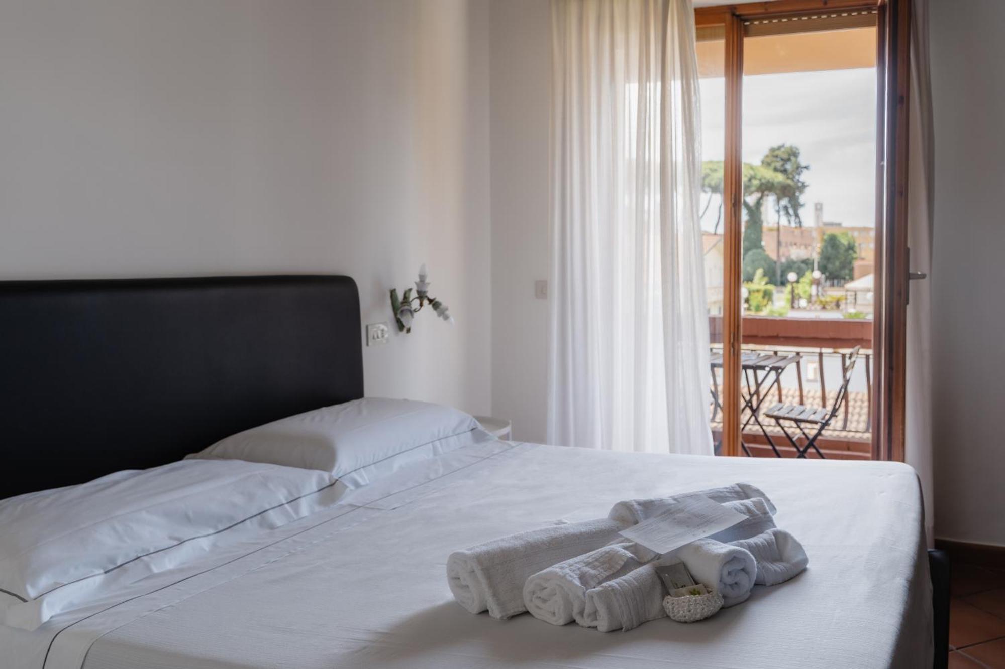 Mami Sabaudia Hotel 外观 照片