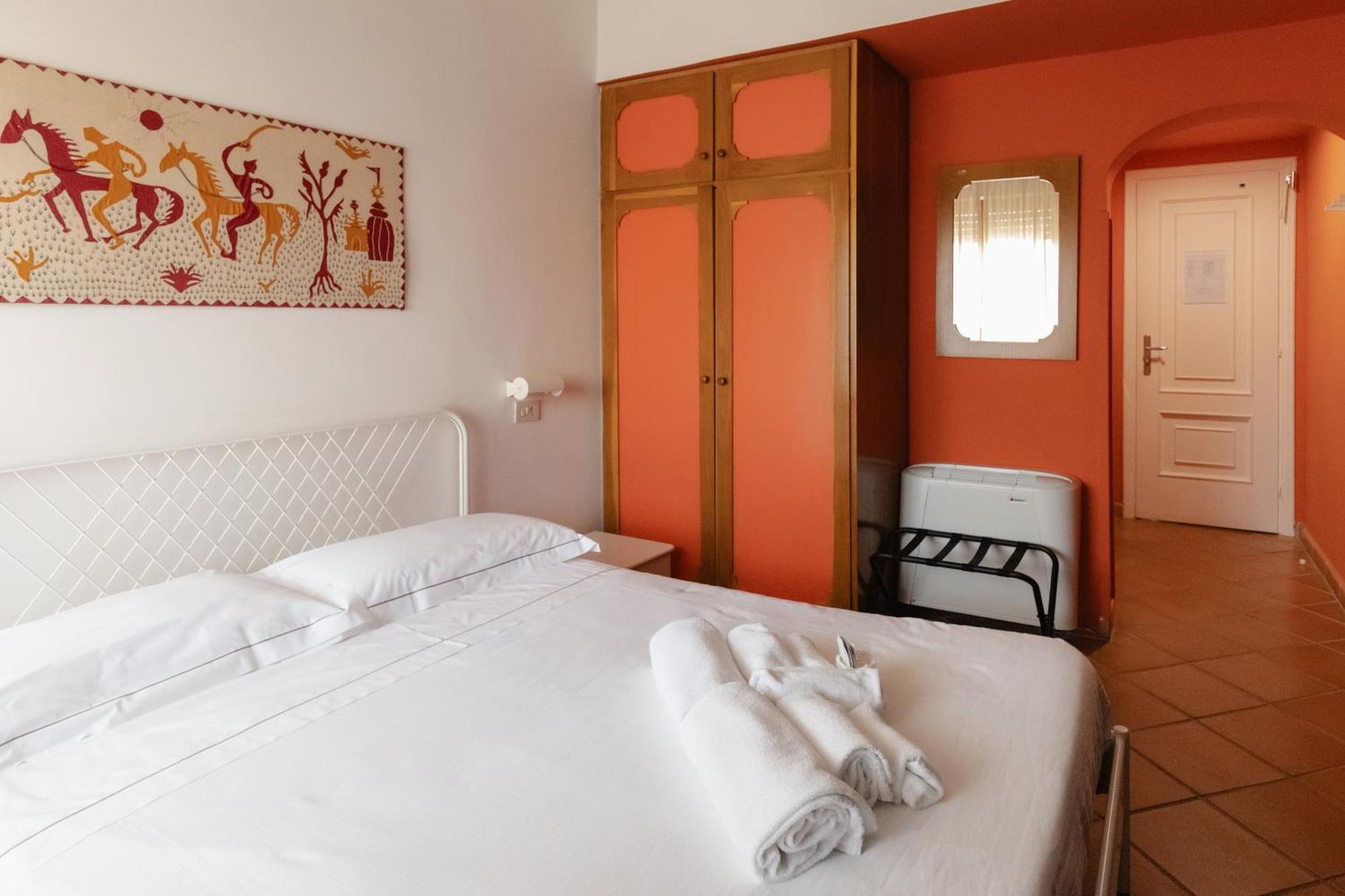 Mami Sabaudia Hotel 外观 照片